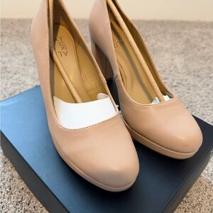 Naturalizer Berlin, Barely Nude Heels